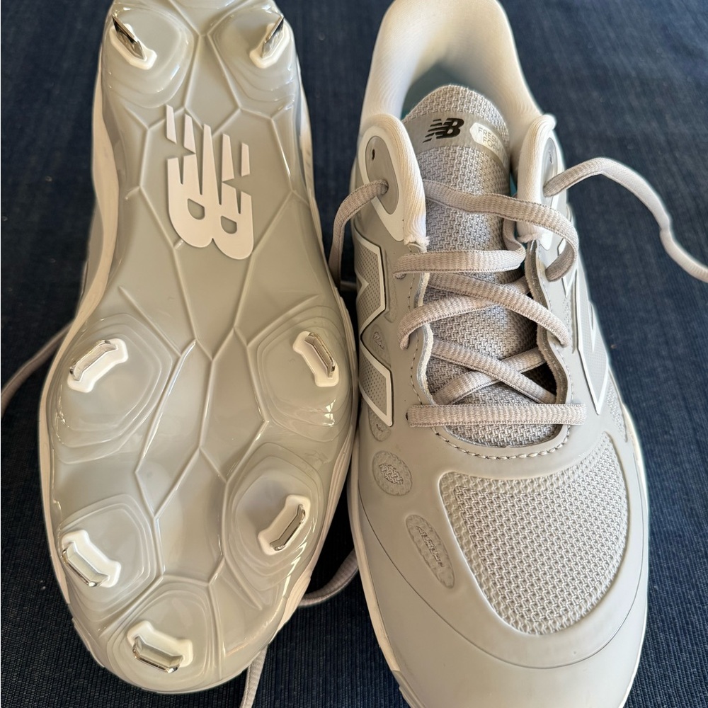 New Balance Velo V4 softball cleats brand new - Picture 3 of 5